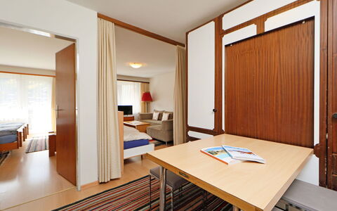 Apollo: Zimmer, Möbel, Interior Design, Eigentum, Gebäude, Haus, Decke, Die Architektur, Tabelle, Fussboden