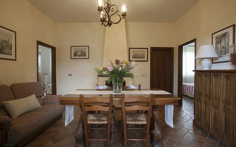Fattoria Di Quercia Al Poggio: Zimmer, Möbel, Eigentum, Interior Design, Gebäude, Fussboden, Tabelle, Decke, Hartholz, Esszimmer
