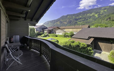 Aschau im Zillertal 495: Balkon, Schatten, Veranda, Garten, Eco Hotel, Villa, Bergdorf, Hof, Hazienda, Hinterhof