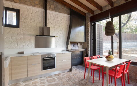 Can Coll: Zimmer, Eigentum, Möbel, Gebäude, Interior Design, Countertop, Haus, Fussboden, Küche, Fliese