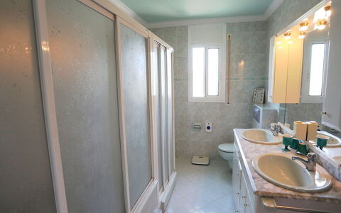 Escorpion: Badezimmer, Eigentum, Zimmer, Interior Design, Fussboden, Wand, Gebäude, Haus, Die Architektur, Grundeigentum
