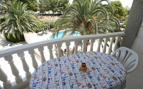 Escorpion: Eigentum, Balkon, Urlaub, Haus, Villa, Wohnung, Zuhause, Möbel, Gebäude, Veranda