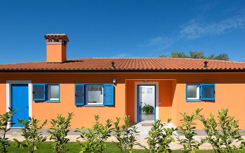 Ana: Haus, Eigentum, Zuhause, Gebäude, Grundeigentum, Dach, Fassade, Hütte, Wohngebiet, Die Architektur