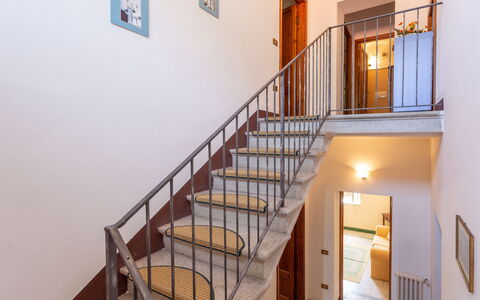 Villa Mastiano: Treppe, Geländer, Eigentum, Zimmer, Gebäude, Baluster, Haus, Grundeigentum, Zuhause, Die Architektur