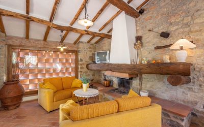 Dante 2: Zimmer, Eigentum, Möbel, Gebäude, Wohnzimmer, Interior Design, Haus, Strahl, Grundeigentum, Tabelle