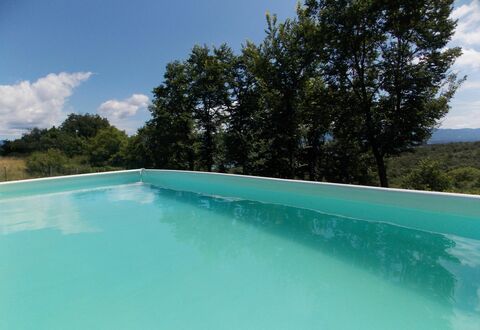 Villa Latera: Schwimmbad, Blau, Eigentum, Wasser, Wasservorräte, Azurblau, Urlaub, Freizeit, Baum, Grundeigentum