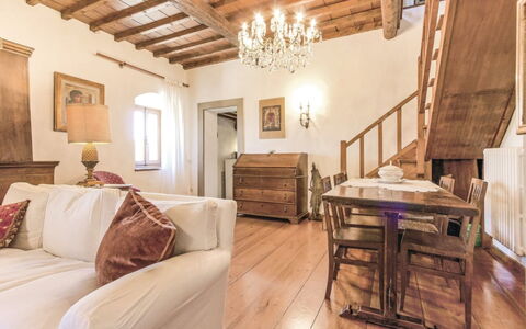 La Casetta: Eigentum, Zimmer, Möbel, Interior Design, Gebäude, Decke, Schlafzimmer, Bett, Haus, Fussboden