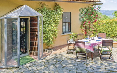 La Casetta: Eigentum, Gebäude, Haus, Zuhause, Grundeigentum, Hinterhof, Garten, Hütte, Zimmer, Terrasse