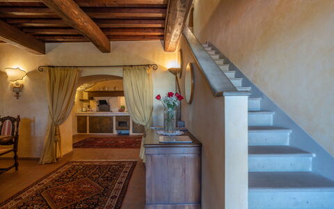 Villa La Terrazza: Eigentum, Zimmer, Gebäude, Interior Design, Haus, Treppe, Strahl, Decke, Fussboden, Grundeigentum