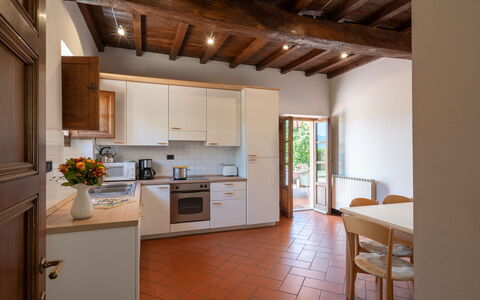 Villa Santa Maria: Zimmer, Countertop, Eigentum, Möbel, Decke, Gebäude, Interior Design, Küche, Cabinetry, Fussboden