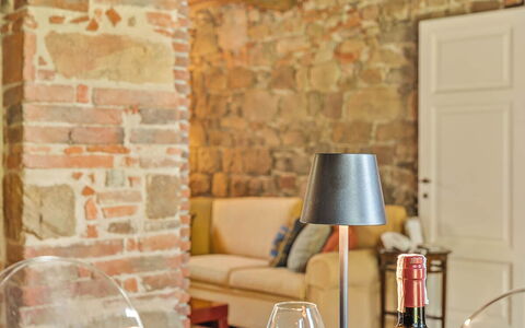 Il Vignale: Möbel, Interior Design, Wand, Tabelle, Stuhl, Holz, Decke, Küche & Esszimmer Tisch, Beleuchtung, Esszimmer