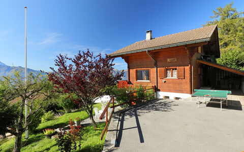 Chalet Zan-Fleuron: Eigentum, Haus, Zuhause, Gebäude, Grundeigentum, Himmel, Baum, Berg, Hütte, Frühling