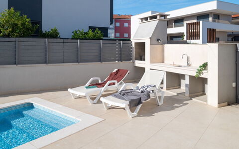 Villa Fasana: Fussboden, Flooring, Wohngebiet, Zuhause, Verbundwerkstoff, Wohnung, Schatten, Beton, Fliese, Balkon
