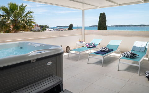Villa Fasana: Holz, Zuhause, Veranda, Deck, Hartholz, Dach, Holzbeize, Holzboden, Eco Hotel