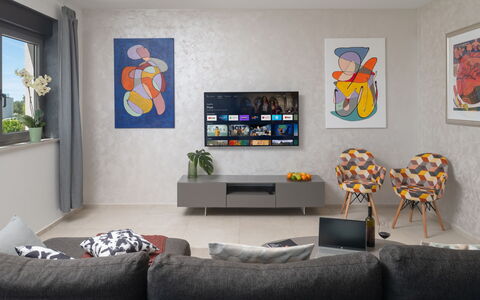 Villa Fasana: Interior Design, Wand, Möbel, Elektronisches Gerät, Wohnzimmer, Flooring, Fernsehen, Fernsehgerät, Zimmer, Fussboden