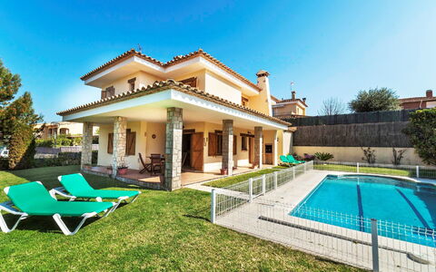 Miro: Eigentum, Haus, Zuhause, Gebäude, Grundeigentum, Estate, Villa, Schwimmbad, Villa, Wohngebiet