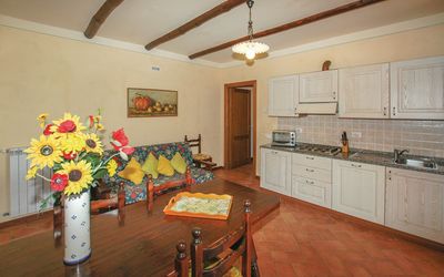 Quadrilocale: Zimmer, Eigentum, Gebäude, Möbel, Küche, Fussboden, Interior Design, Holzboden, Haus, Grundeigentum