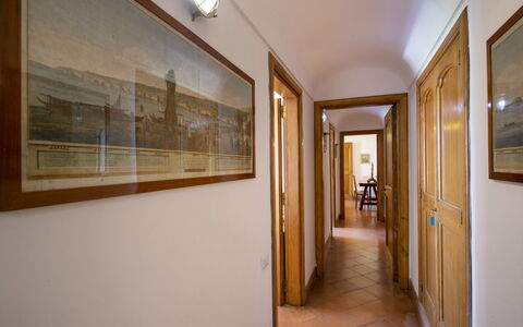 Villa Deli, In Positano, Sea View, Ac: Bilderrahmen, Holz, Tür, Beleuchtung, Interior Design, Gebäude, Fussboden, Flooring, Halle, Kunst
