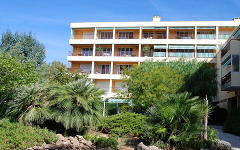 Boulouris Mimosa: Eigentum, Die Architektur, Gebäude, Haus, Grundeigentum, Wohngebiet, Eigentumswohnung, Wohnung, Zuhause, Wasser