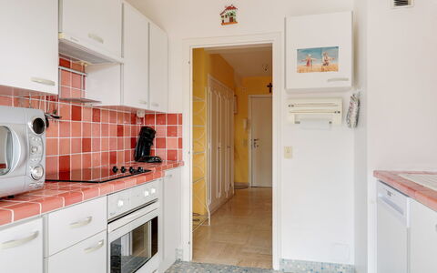 Boulouris Mimosa: Eigentum, Zimmer, Haus, Grundeigentum, Fussboden, Möbel, Gebäude, Küche, Interior Design, Fliese