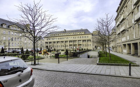 Beauchesne: Wohngebiet, Die Architektur, Gebäude, Nachbarschaft, \Stadt, Menschliche Siedlung, Stadt, Auto, Fahrzeug, Stadtgebiet