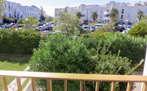 Les Jardins du Vidourle: Vegetation, Eigentum, Wohngebiet, Pflanze, Strauch, Grundeigentum, Baum, Gras, Graspflanze, Garten