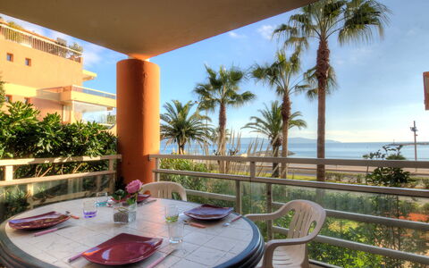 Cavalaire 651: Eigentum, Gebäude, Grundeigentum, Resort, Zimmer, Haus, Urlaub, Interior Design, Zuhause, Wohnung