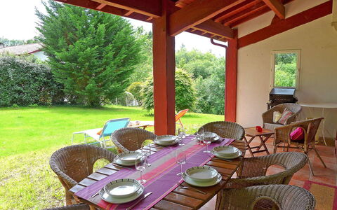 Eki Alde: Eigentum, Haus, Frühstück, Zimmer, Tabelle, Veranda, Grundeigentum, Gebäude, Urlaub, Terrasse