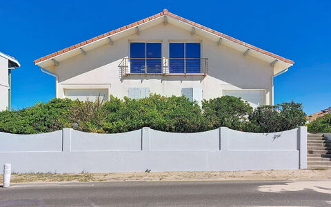 Mimizan 314: Blau, Wohngebiet, Zuhause, Haus, Estate, Beton, Schatten, Villa, Landscaping, Balkon