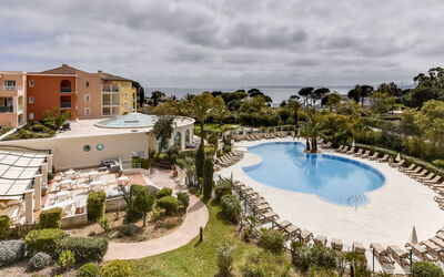 Les Issambres 125: Eigentum, Schwimmbad, Resort, Grundeigentum, Zuhause, Estate, Haus, Gebäude, Wohngebiet, Urlaub