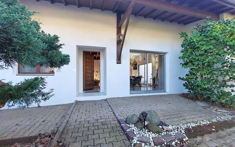 Bernadon: Wand, Tür, Haus, Zuhause, Wohngebiet, Home Door, Garten, Hof, Beton