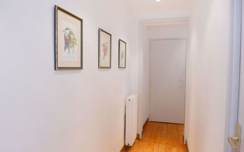 Orpia: Eigentum, Zimmer, Gebäude, Fussboden, Haus, Interior Design, Hartholz, Touristenattraktion, Kunst