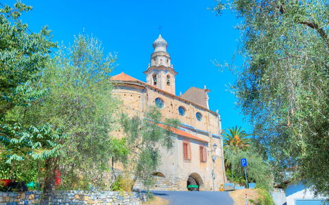 House of Stone - Deglio Faraldi: Wahrzeichen, Himmel, Die Architektur, Gebäude, Baum, \Stadt, Kirche, Grundeigentum, Stadt, Anbetungsstätte