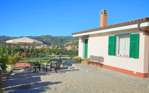 Casa Ilaria - Diano Marina: Eigentum, Haus, Gebäude, Grundeigentum, Zuhause, Himmel, Urlaub, Baum, Die Architektur, Ländliches Gebiet
