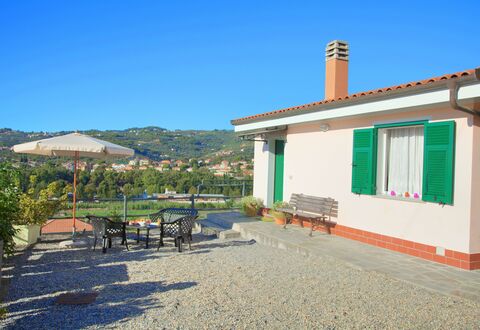 Casa Ilaria - Diano Marina: Eigentum, Haus, Gebäude, Grundeigentum, Zuhause, Himmel, Urlaub, Baum, Die Architektur, Ländliches Gebiet