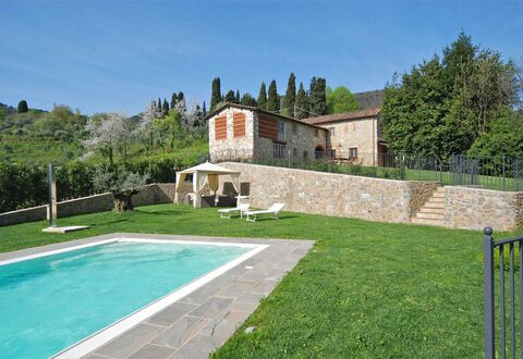 Montefiore: Eigentum, Haus, Gebäude, Schwimmbad, Grundeigentum, Estate, Villa, Gras, Wohngebiet, Zuhause