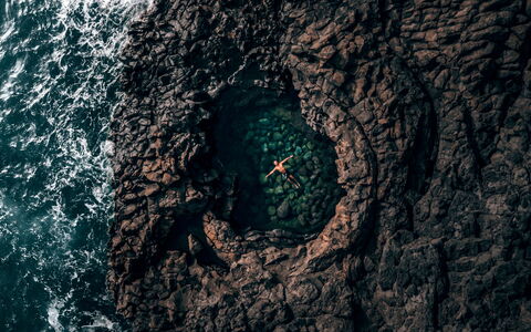 Terre Di Bea Cottage By The Sea Cefalu': Wasser, Bedrock, Elektrisches Blau, \Fels, Boden, Muster, Wind Wave