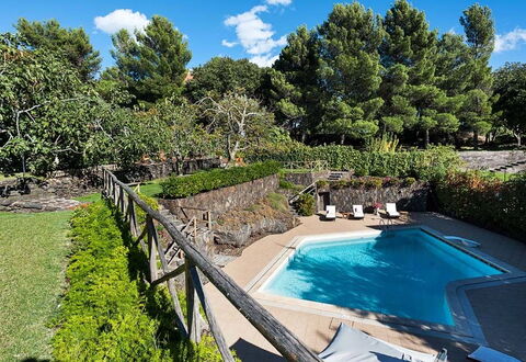 Eden Retreat: Wasser, Wolke, Pflanze, Wasservorräte, Himmel, Eigentum, Pflanzengemeinschaft, Botanik, Schwimmbad, Baum