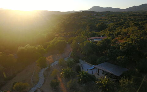 Residence Villa Smeralda: Natur, Luftaufnahmen, Atmosphärisches Phänomen, Morgen, Licht, Bergstation, Himmel, Hochland, Hügel, Sonnenlicht