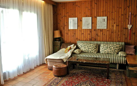 Rustika: Zimmer, Möbel, Eigentum, Interior Design, Vorhang, Fussboden, Fensterbehandlung, Schlafzimmer, Gebäude, Haus