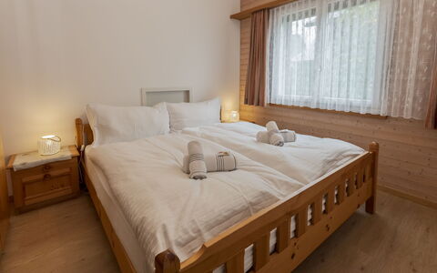 Rehli: Interior Design, Holz, Schlafzimmer, Fussboden, Bett, Flooring, Decke, Möbel, Zimmer, Bettdecke