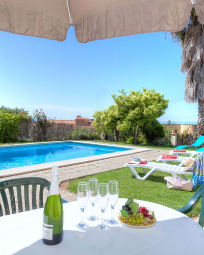 Macedonia: Eigentum, Grundeigentum, Haus, Gebäude, Schwimmbad, Urlaub, Zuhause, Resort, Villa, Möbel