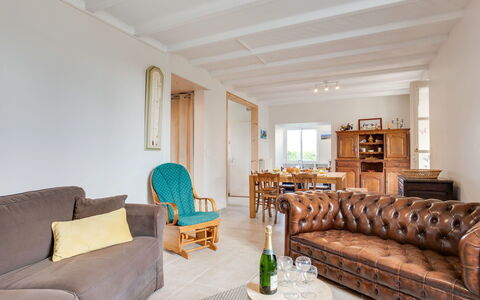 Kerhel: Wohnzimmer, Zimmer, Möbel, Eigentum, Interior Design, Gebäude, Tabelle, Grundeigentum, Haus, Couch