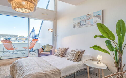 Domaine des Tadornes: Zimmer, Möbel, Eigentum, Interior Design, Schlafzimmer, Gebäude, Wohnzimmer, Haus, Tabelle, Bett