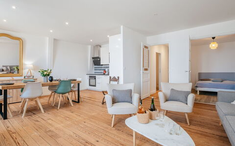 Résidence les Terrasses: Wohngebiet, Haus, Zuhause, Dach, Estate, Hütte, Balkon, Vorort, Garten, Dorf