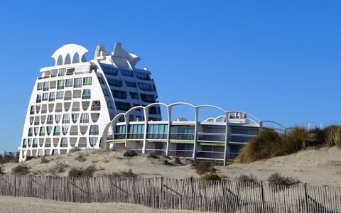 Poséidon: Kuppel, Die Architektur, Himmel, Strand, Kuppel, Baum, Urlaub, Tourismus, Gebäude, Meer