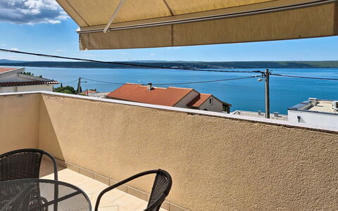 Maslenica 107: Meer, Schatten, Balkon, Küste, Gartenmöbel