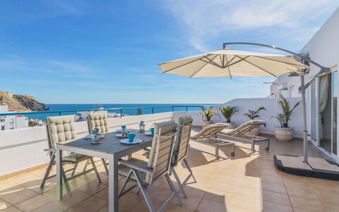 Praia da Luz Sea View: Eigentum, Gebäude, Grundeigentum, Wohnung, Möbel, Haus, Meer, Zimmer, Urlaub, Tabelle