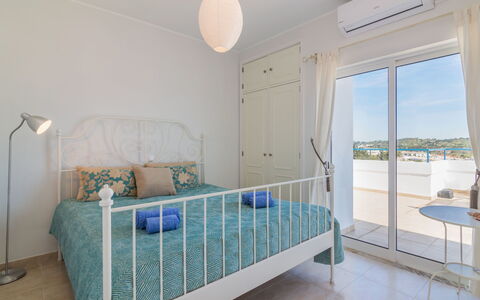 Praia da Luz Sea View: Zimmer, Eigentum, Möbel, Produkt, Schlafzimmer, Bett, Fussboden, Interior Design, Gebäude, Grundeigentum