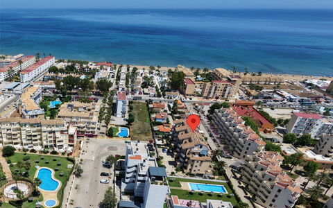 Jacaranda: Küste, Wohngebiet, Meer, Küsten Und Ozeanische Forms, Urban Design, Strand, Wohnung, Ufer, Ozean, Luftaufnahmen